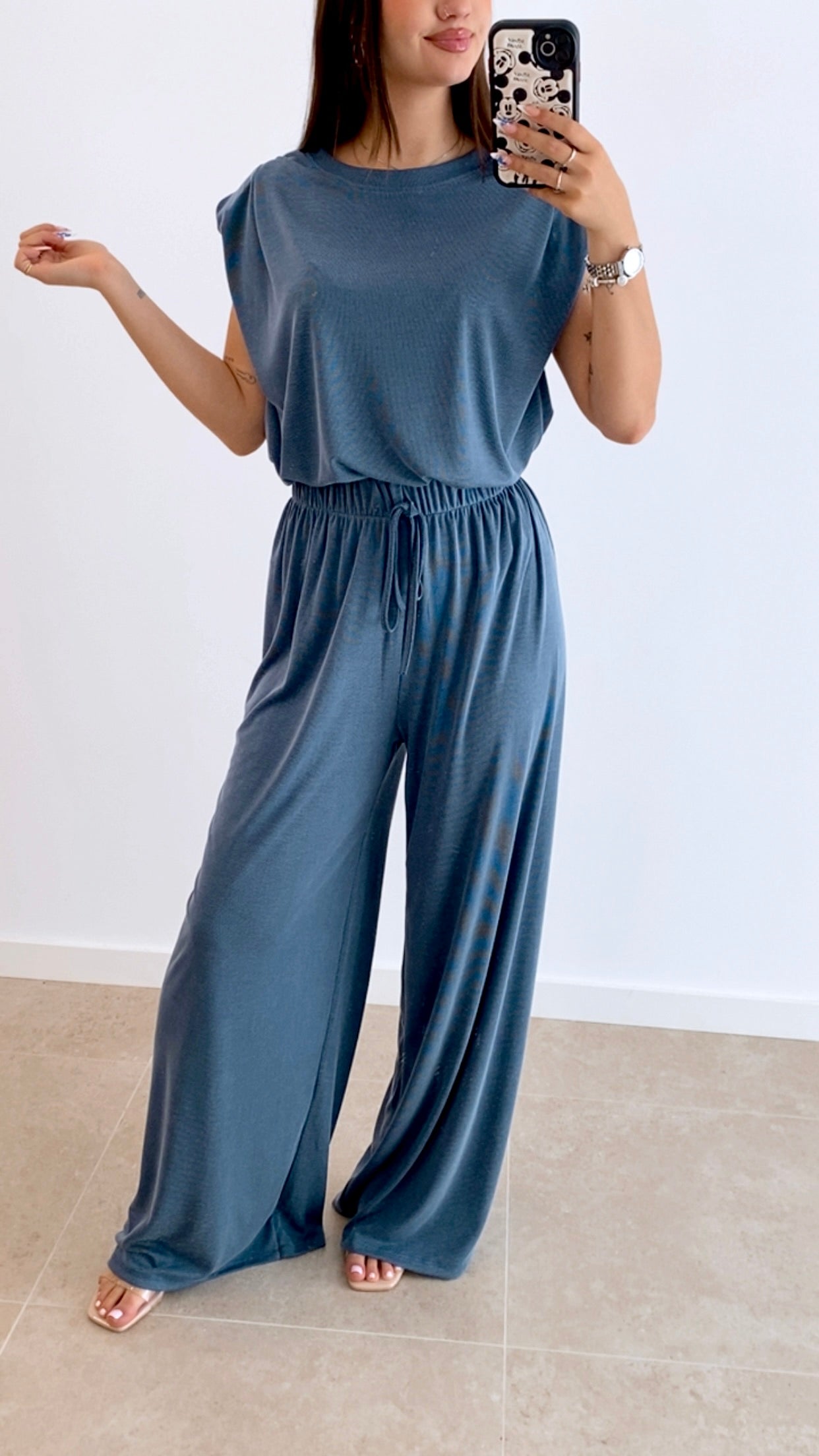 CONJUNTO CAMISETA HOMBRERAS + PANTALÓN
