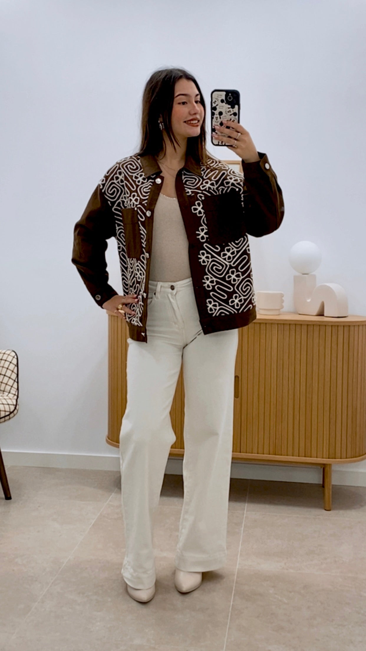 CHAQUETA BORDADA BOLSILLOS