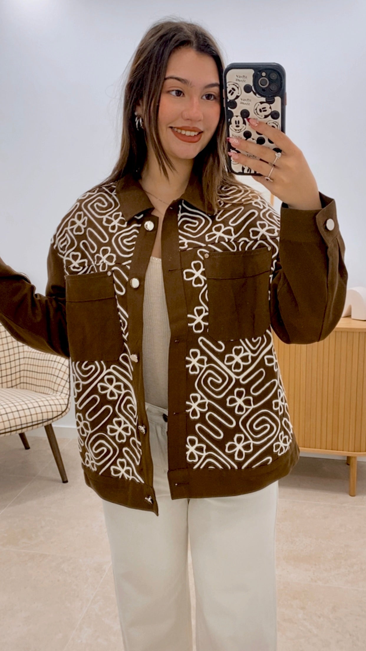 CHAQUETA BORDADA BOLSILLOS