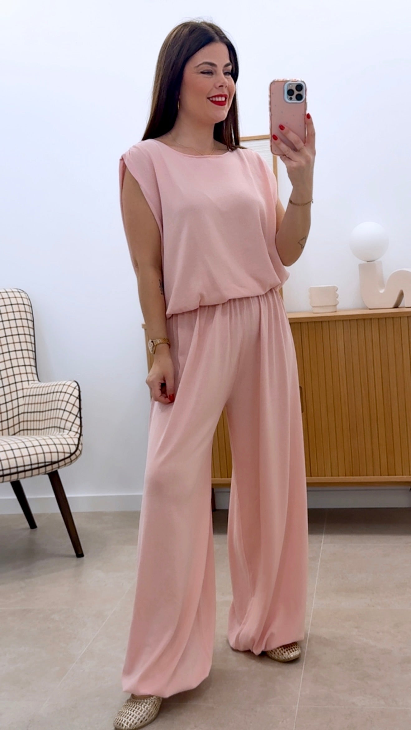 CONJUNTO DE CAMISETA Y PANTALÓN ENGOMADOS