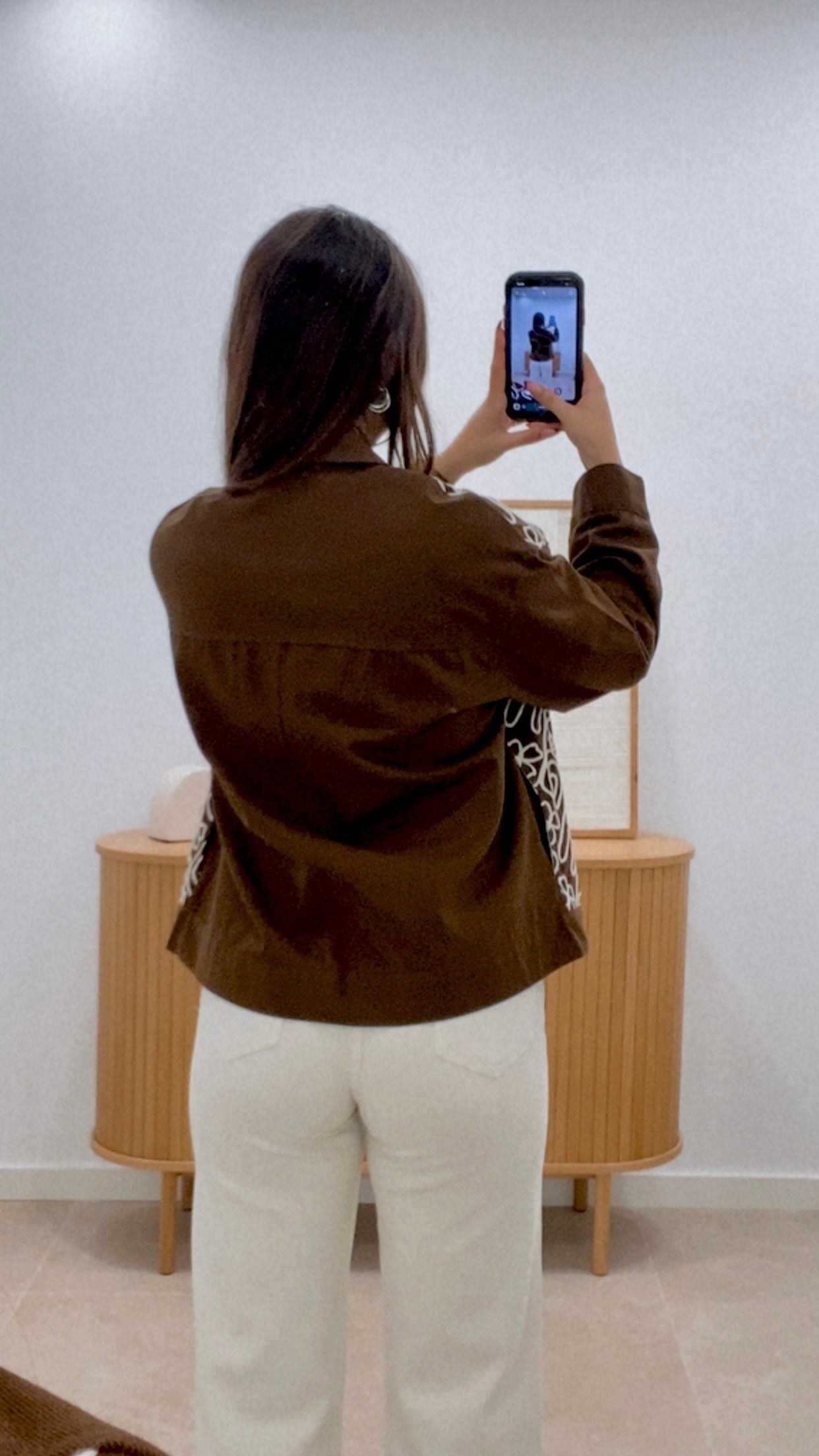 CHAQUETA BORDADA BOLSILLOS