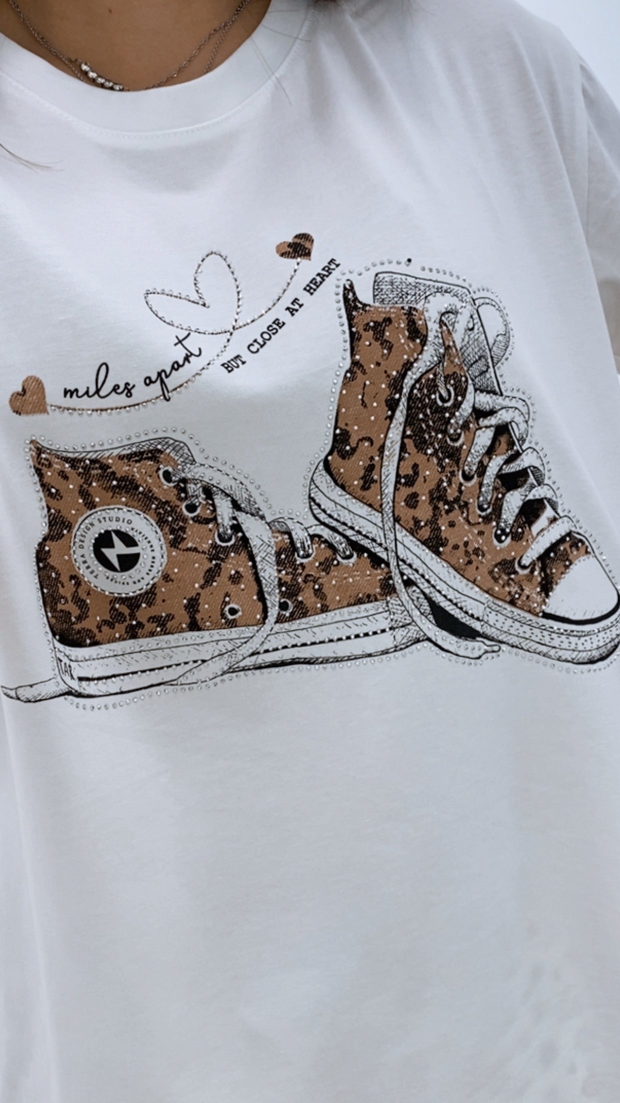 CAMISETA ZAPATILLAS