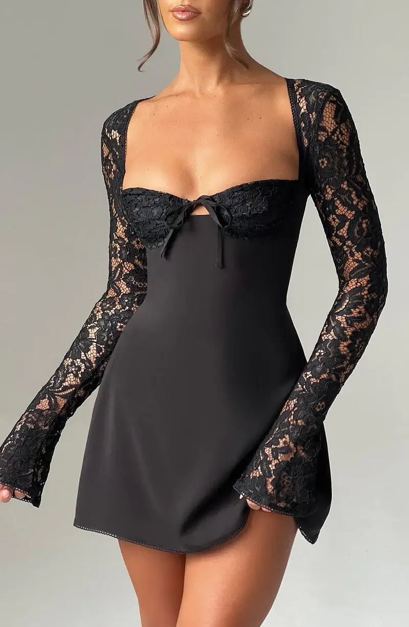 Flora - Vestido corto con detalles de encaje