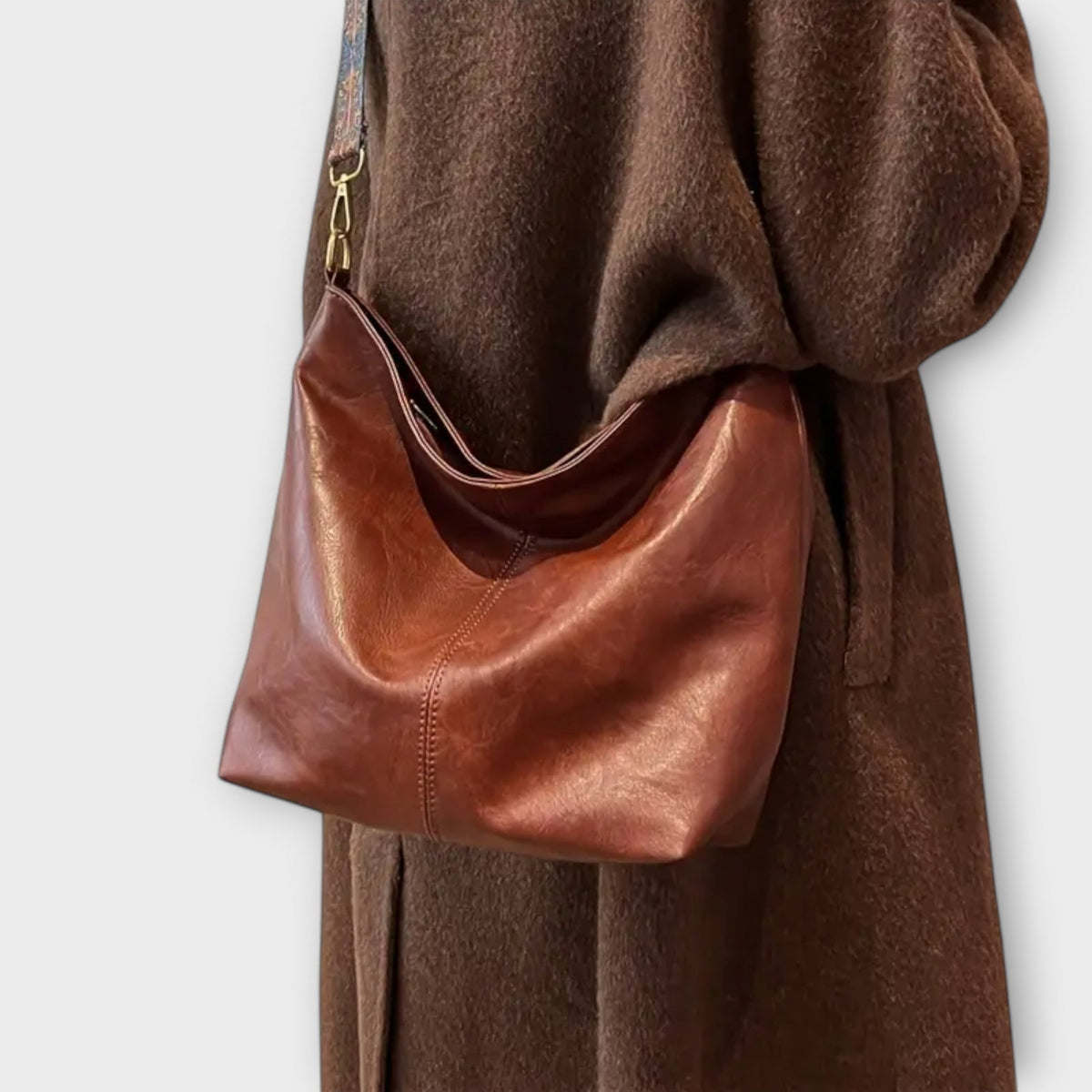 Lía | Bolso vintage con correa bordada